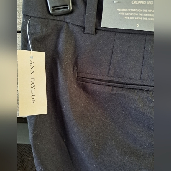 Ann Taylor Signature Women's Size 6 Black Cropped Leg Black Pleated NEW Pants - Picture 3 of 11